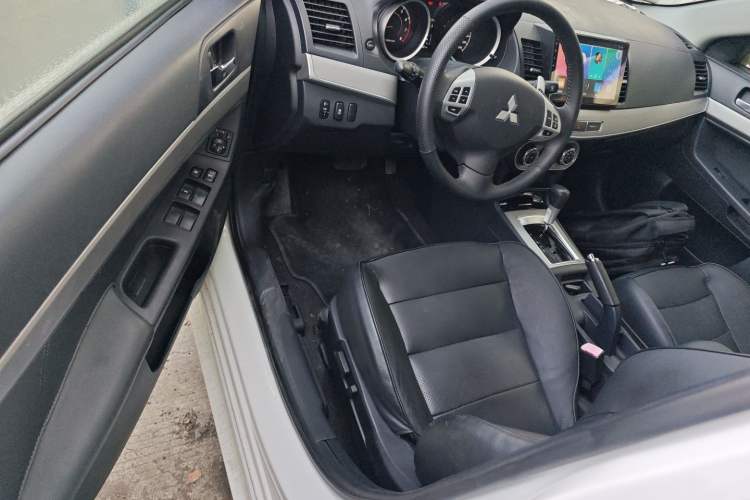 Used Mitsubishi Lancer EX 2015 2.0L CVT Flagship Edition
