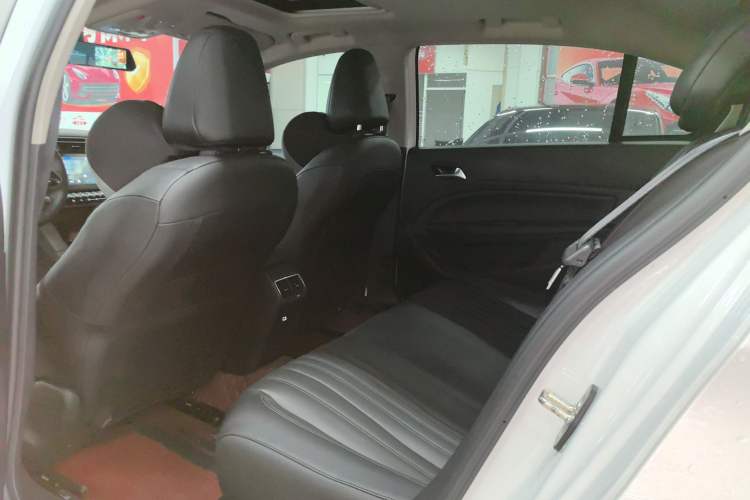 Used Peugeot 408 2022 1.6T Light-Chasing Edition
