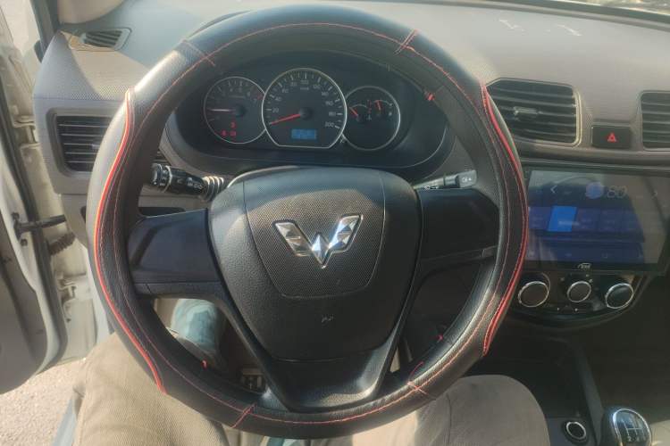 Used Wuling Hongguang 2014 1.5L S Standard Version
