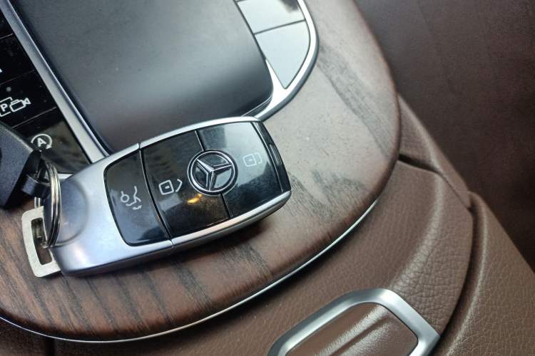 Used Mercedes-Benz E-Class 2019 Facelifted E 300 L Stylish Version
