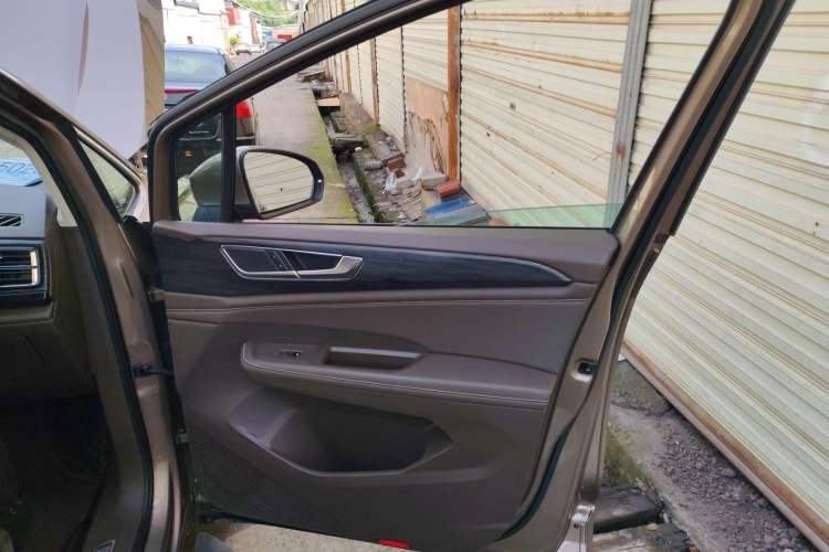 Used Volkswagen Viloran 2022 380TSI Luxury Edition
