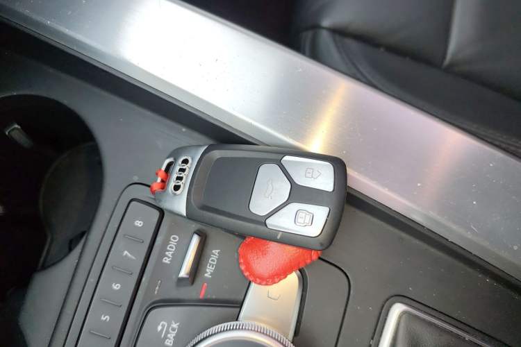 Used Audi A4L 2018 30th Anniversary Edition 40 TFSI Fashion Model
