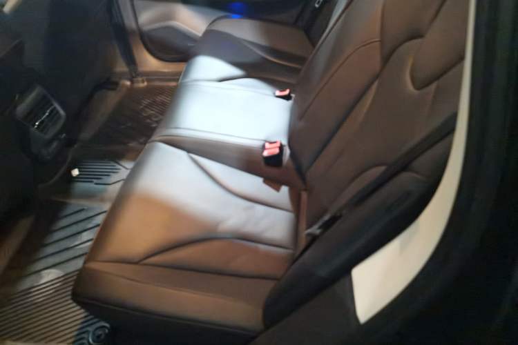 Used Hongqi E-QM5 2022 431 km Charge & Enjoy Edition
