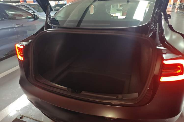 Used Tesla Model 3 2022 Rear-Wheel-Drive Version
