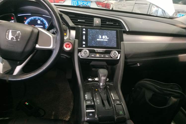 Used Honda Civic 2016 220TURBO CVT Luxury Edition
