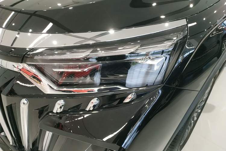 Used Geely Auto Haoyue L 2025 2.0T DCT Luxury Edition