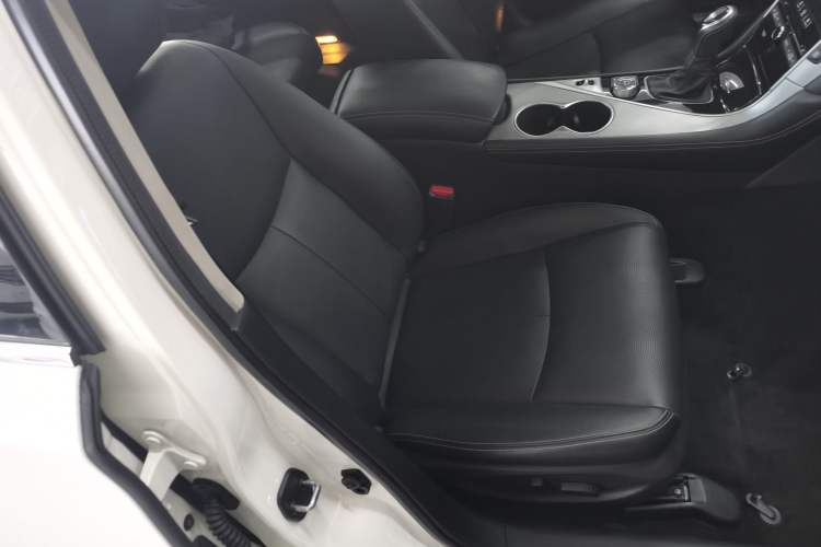 Used Infiniti Q50L 2018 2.0T Enjoyment Version China VI Standard
