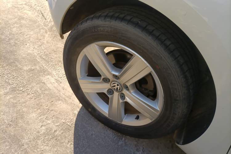 Used Volkswagen Golf 2017 1.6L Automatic Comfort Million-Vehicle Anniversary Edition
