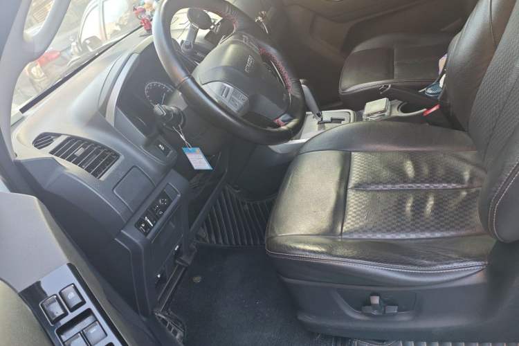 Used Isuzu mu-X 2017 3.0T Four-Wheel Drive Automatic Luxury 7-Seater China IV Standard