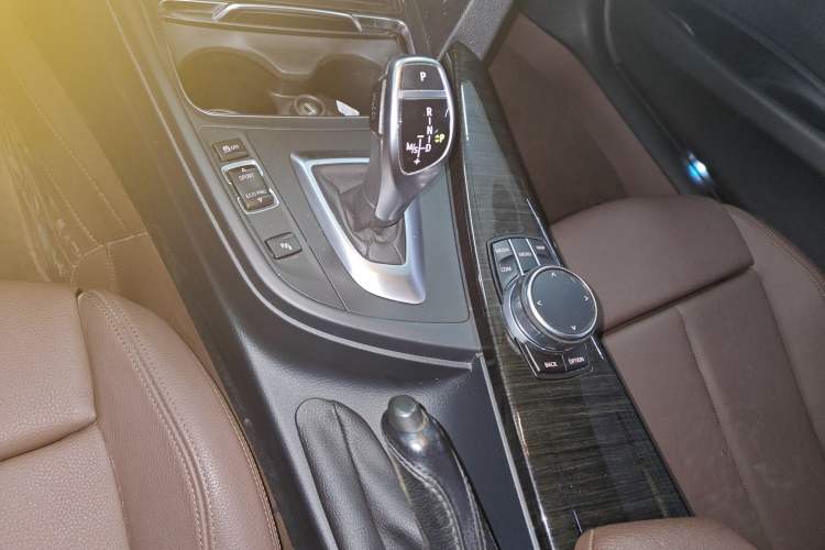 Used BMW 3 Series 2018 320Li Leading Luxury Package
