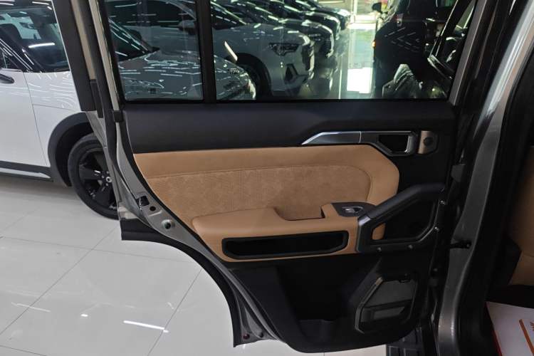 Used Jetour Traveler 2023 2.0T All-Wheel Drive CrossPRO+
