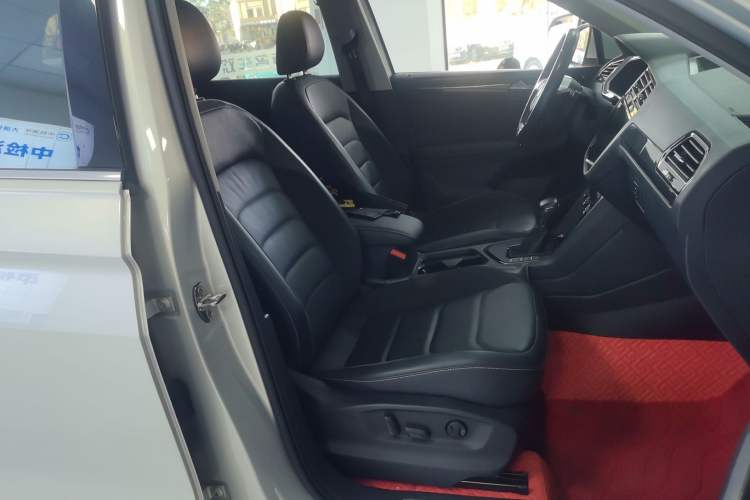 Used Volkswagen Tiguan L 2021 330TSI Automatic Two-Wheel Drive R-Line Enhanced Edition
