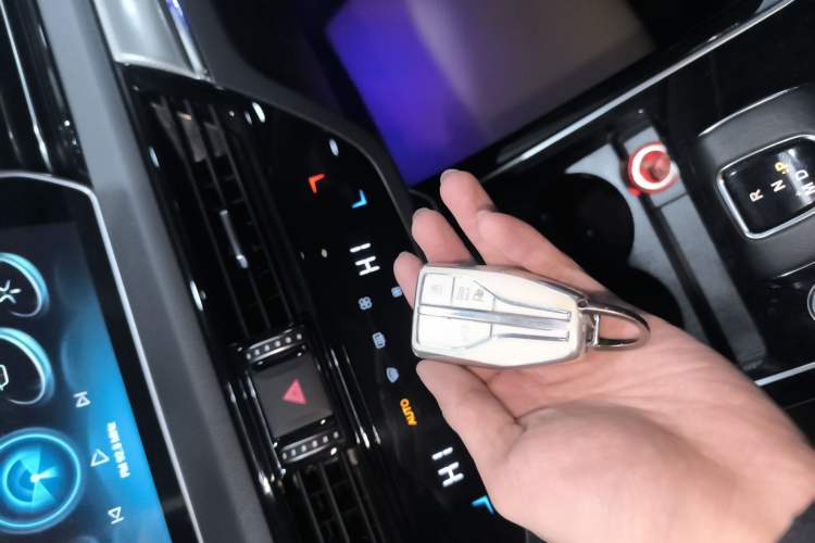 Used Hongqi HS5 2022 Revised Version 2.0T Smart Connect Flagship Edition
