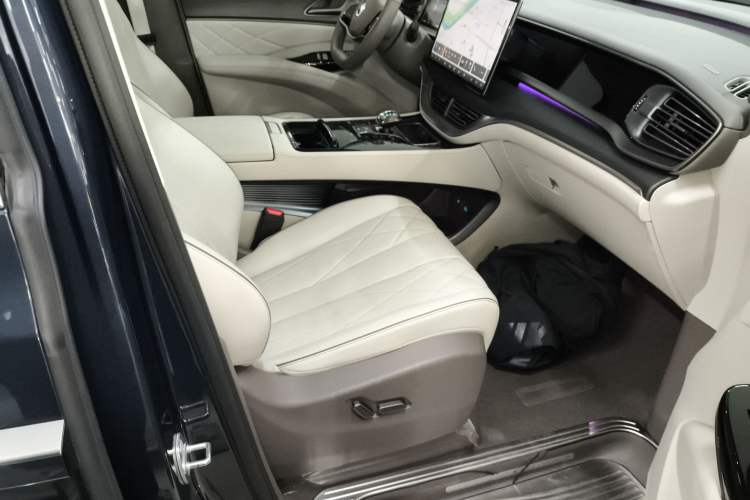 Used Denza D9 2022 DM-i 970 Four-Wheel Drive Flagship Model