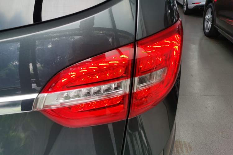 Used Buick GL8 2018 28T Luxury Model China VI Standard