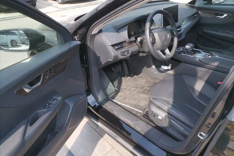 Used Hongqi E-QM5 2023 Revised Version Basic Travel Edition
