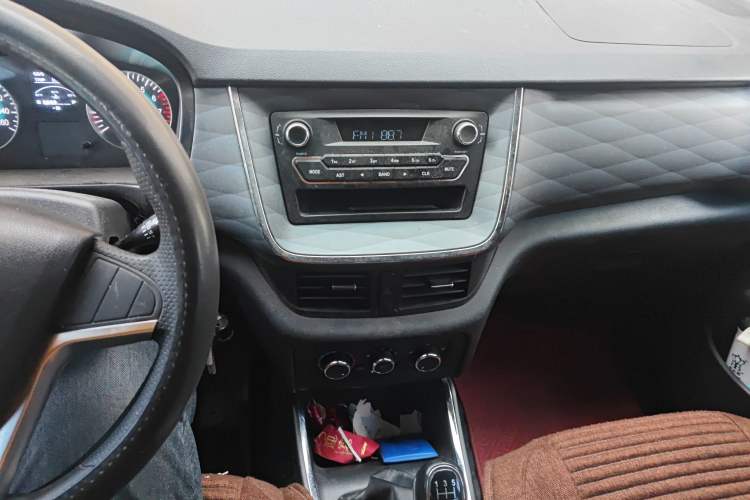 Used Jinbei Gold Hiace 2021 1.5L Passenger Vehicle Engineering Lion 6 Seats
