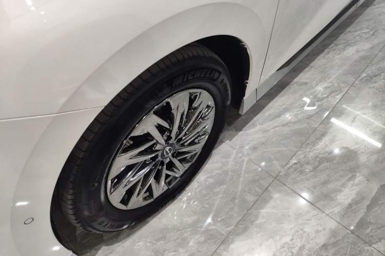 Used GAC Trumpchi Xiangwang M8 2025 Kunkun Series Ultra First-Class Cabin
