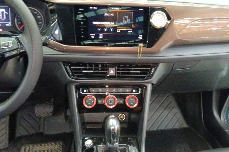 Used Volkswagen Tharu 2020 280TSI Two-Wheel Drive Luxury Edition China VI Standard
