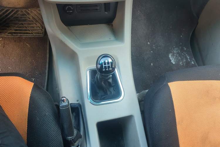 Used FORTHING Lingzhi 2019 Facelifted M5L 1.6L 7-Seater Base Model China VI Standard