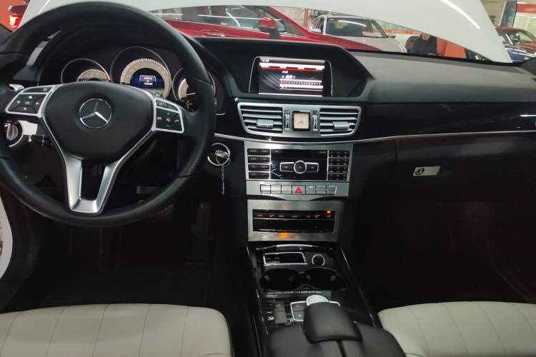 Used Mercedes-Benz E-Class 2015 E 260 L Sport Edition
