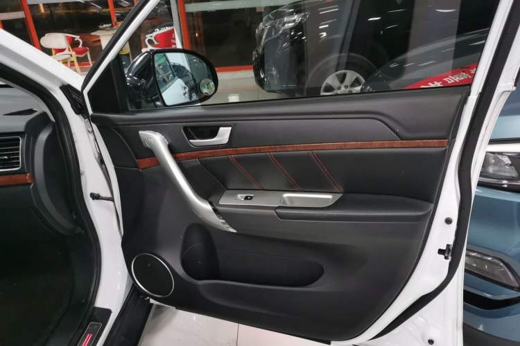 Used Haval H6 2014 Sport Version 1.5T Manual Two-Wheel Drive Elite Edition
