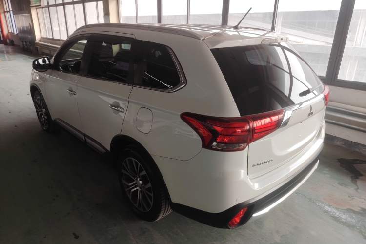 Used Mitsubishi Outlander 2016 2.4L 4x4 Elite Edition 5 Seats