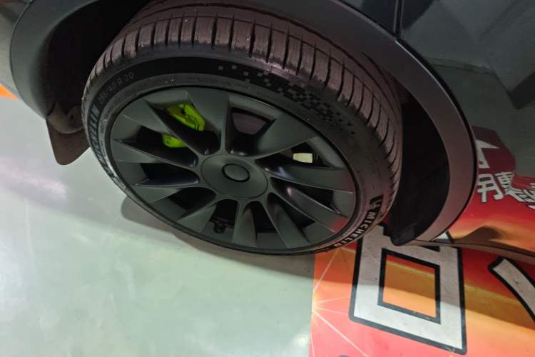 Used Tesla Model Y 2024 Long-Range All-Wheel-Drive Version