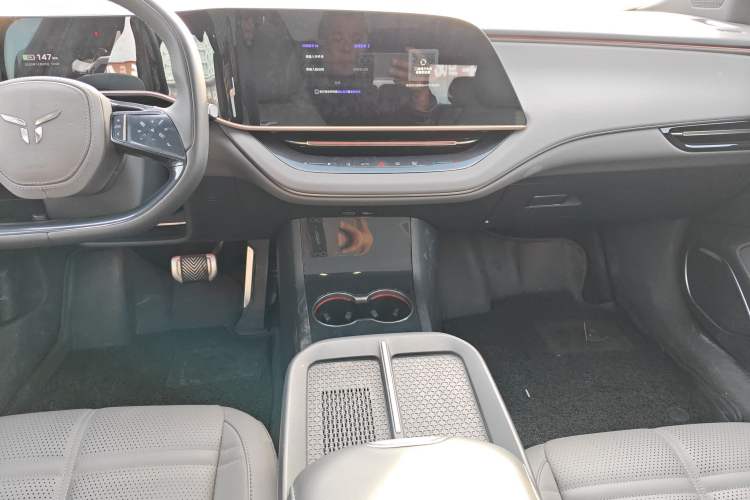 Used Hongqi EH7 2024 690 Pro
