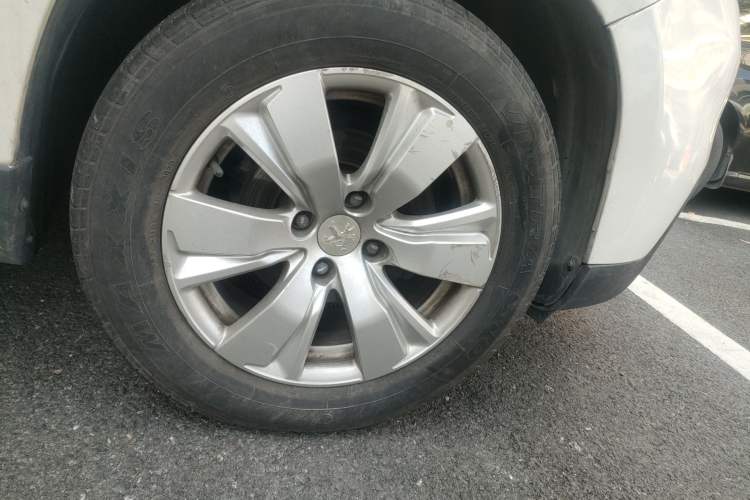 Used Peugeot 2008 2014 1.6L Automatic Fashion Edition