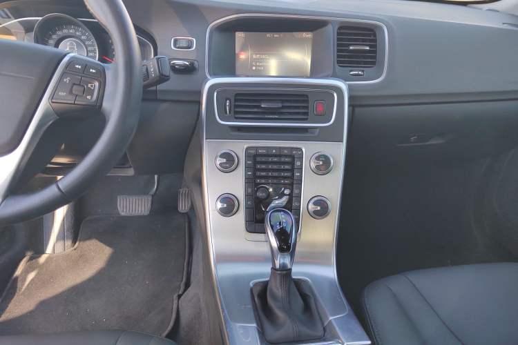 Used Volvo S60 2018 S60L T3 Smart Progress Edition
