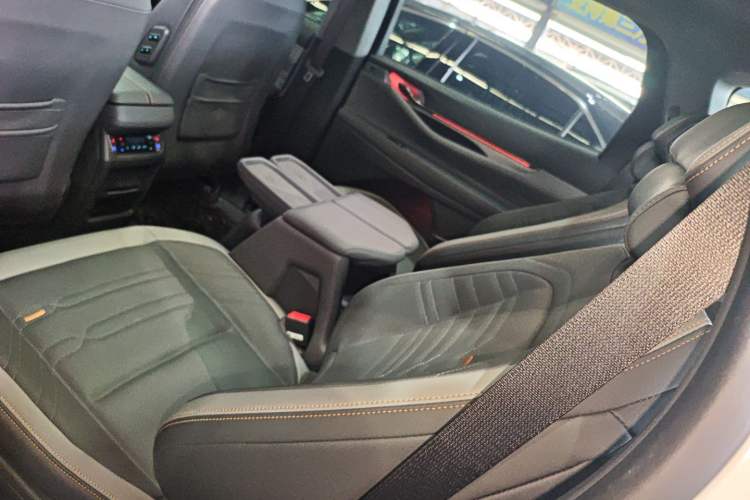 Used Ford Edge 2023 Edge L 2.0T EcoBoost E-Hybrid Four-Wheel Drive Seven-Seat Supreme Model