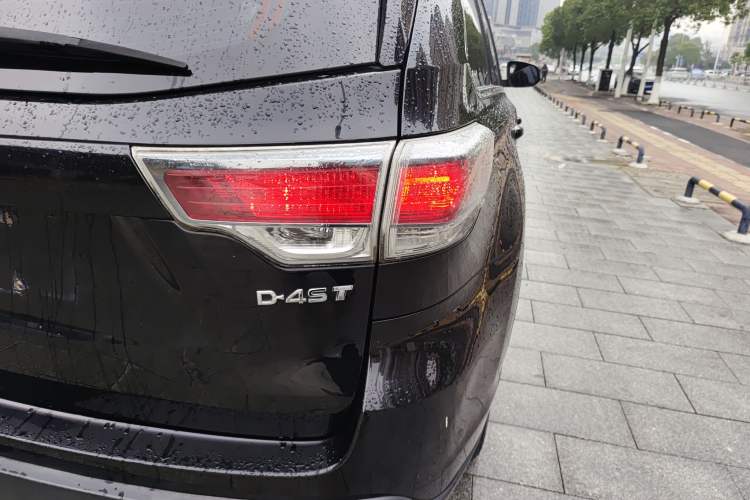 Used Toyota Highlander 2017 2.0T Two-Wheel Drive Elite Version 7 Seats