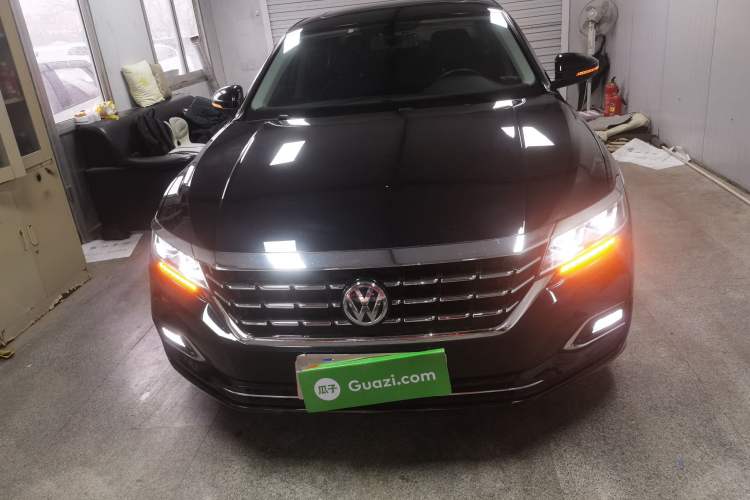 Used Volkswagen Passat 2019 330TSI Luxury Edition China VI Standard
