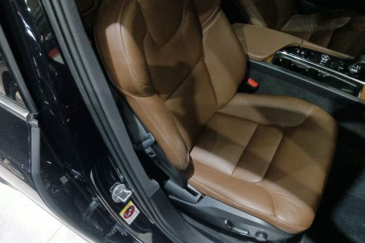 Used Volvo XC90 2022 B6 Zhiyi Luxury Edition 7-Seater
