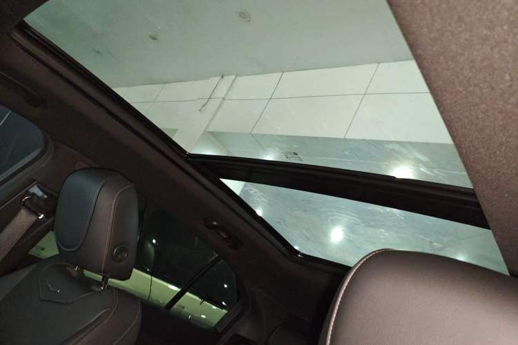 Used Cadillac XT4 2018 28T Two-Wheel Drive Leading Version
