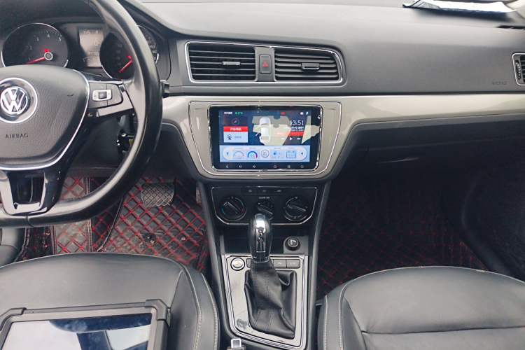 Used Volkswagen Lavida 2015 1.6L Automatic Comfort Edition
