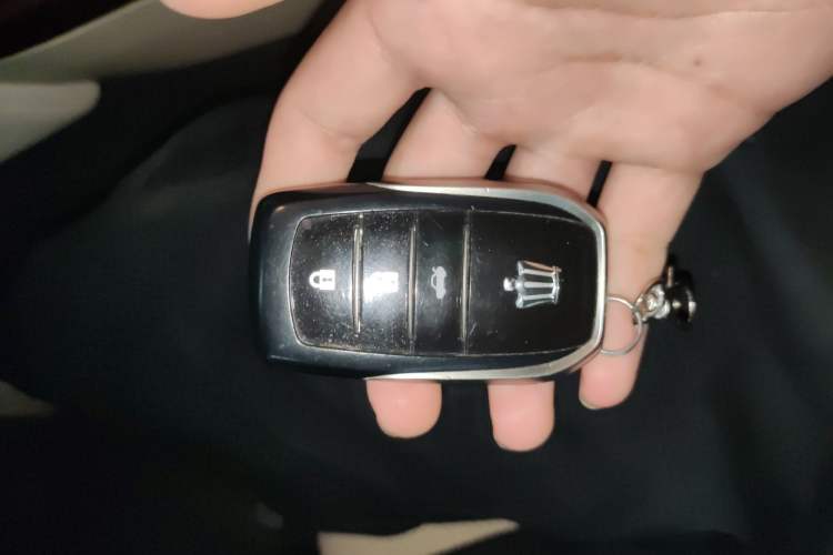 Used Toyota Crown 2015 2.0T Fashion Edition
