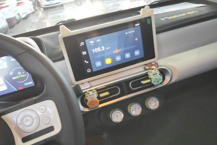 Used Wuling Hongguang MINIEV 2024 3rd Generation 215km Advanced Version
