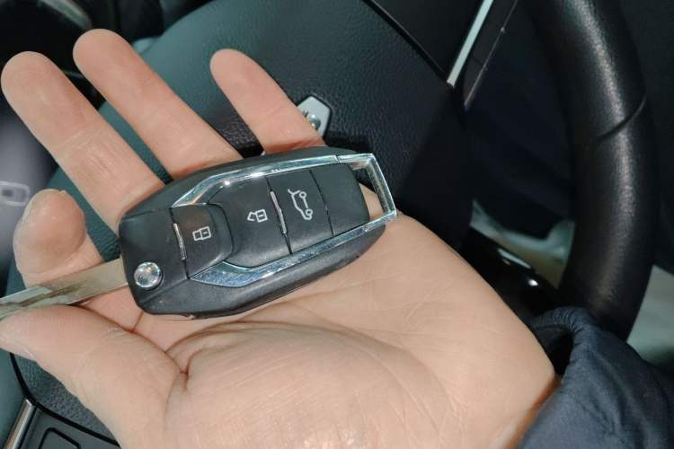 Used SAIC MAXUS Dajia 5 2022 430 km Elite Version 7-Seater
