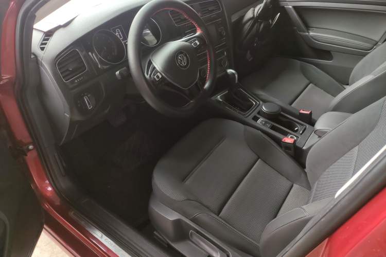 Used Volkswagen Golf 2018 1.6L Automatic Comfort Model
