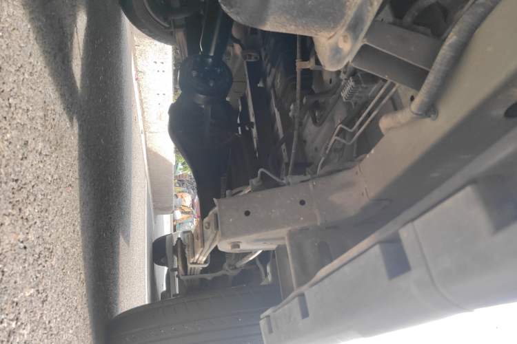 Used Jinbei Gold Hiace 2023 2.0L Passenger Van Travel Lion 5/6/7 Seater
