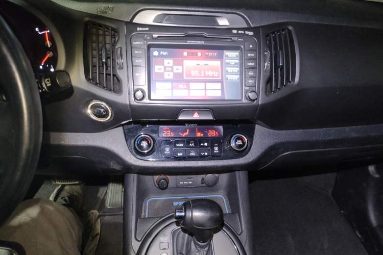 Used Kia Sportage R 2014 2.0L Automatic Two-Wheel Drive GLS Trim
