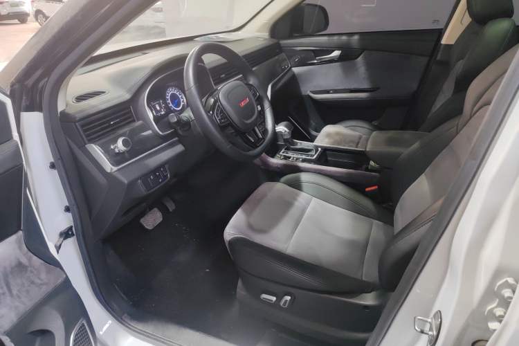 Used Sinotruk VGV U70 2020 1.5T Automatic Smart Luxury 7-Seater
