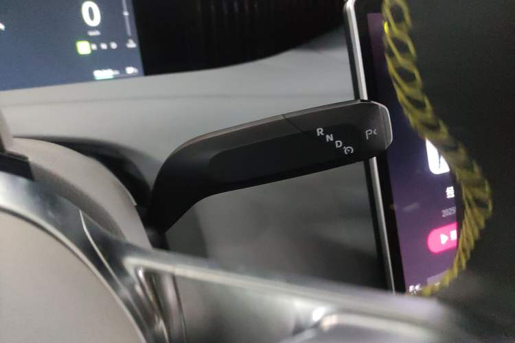 Used  11 2022 Ultra-Long Range Dual-Motor Luxury Edition 4 Seats
