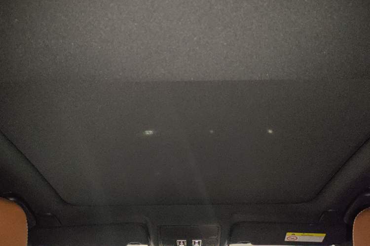 Used Jaguar XFL 2024 2.0T P300 Four-Wheel Drive Flagship Sport Gold Edition
