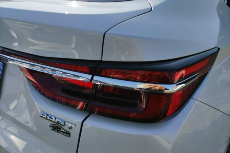 Used Changan CS85 COUPE 2019 1.5T DCT Luxury Version China VI Standard