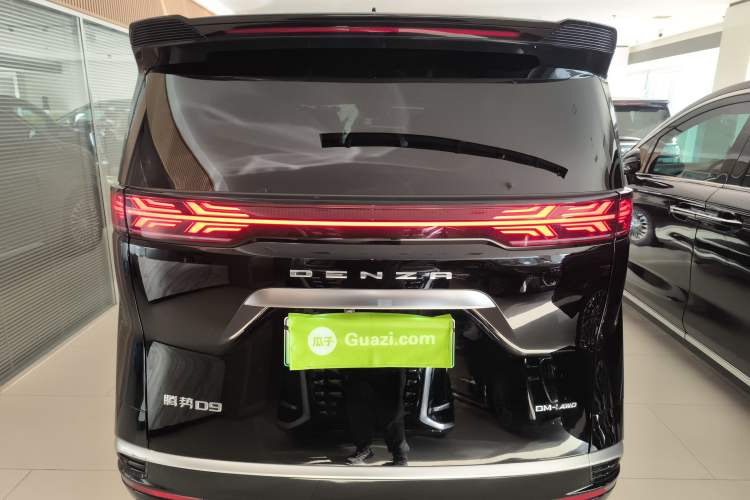 Used Denza D9 2022 DM-i 970 Four-Wheel Drive Flagship Model
