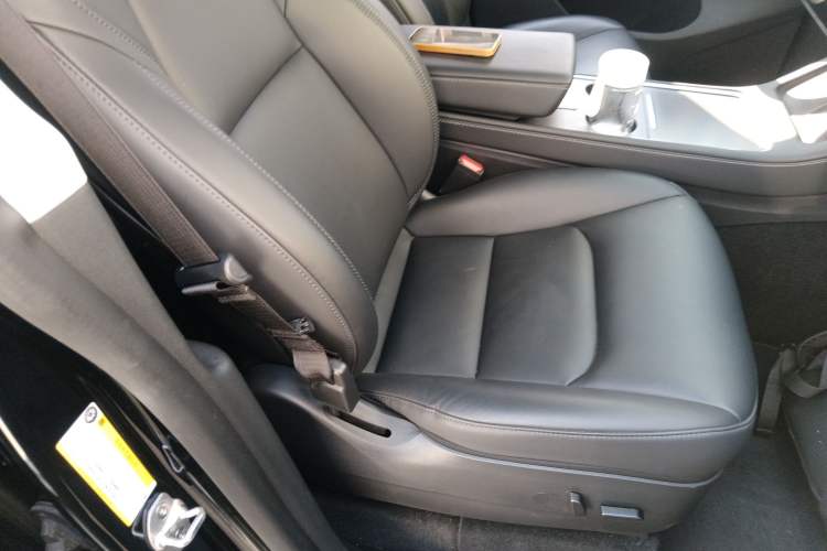 Used Tesla Model Y 2022 Rear-Wheel-Drive Version
