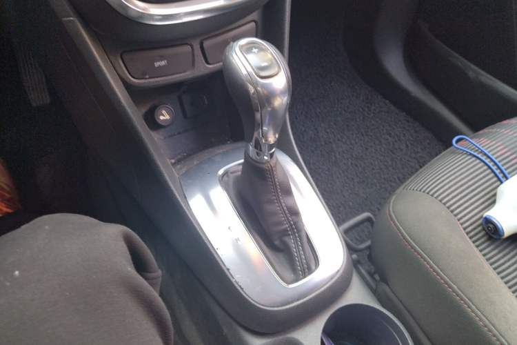 Used Buick Encore 2015 1.4T Automatic Two-Wheel Drive Urban Elite Version